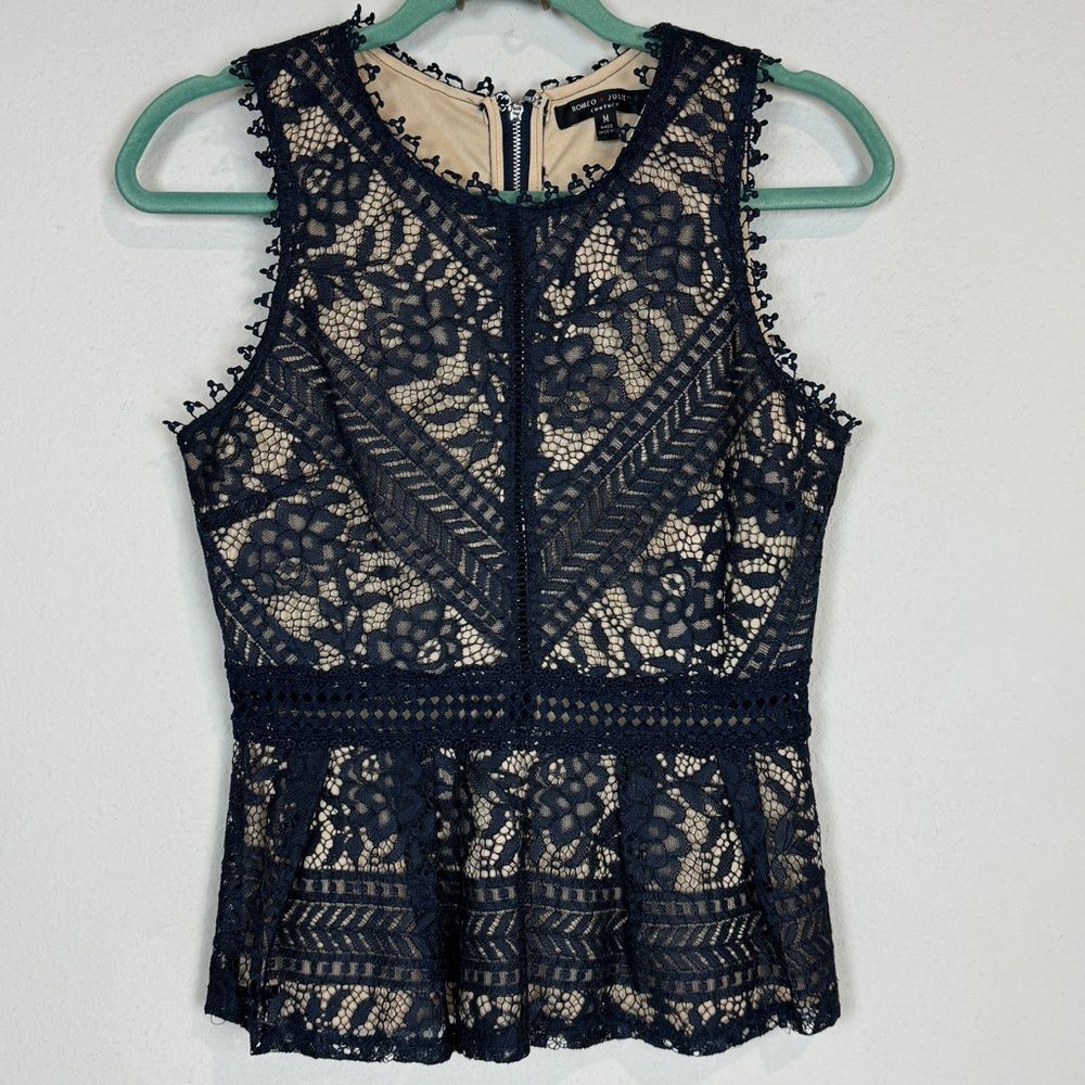 Romeo + Juliet Couture Navy Lace Sleeveless Peplum Top M